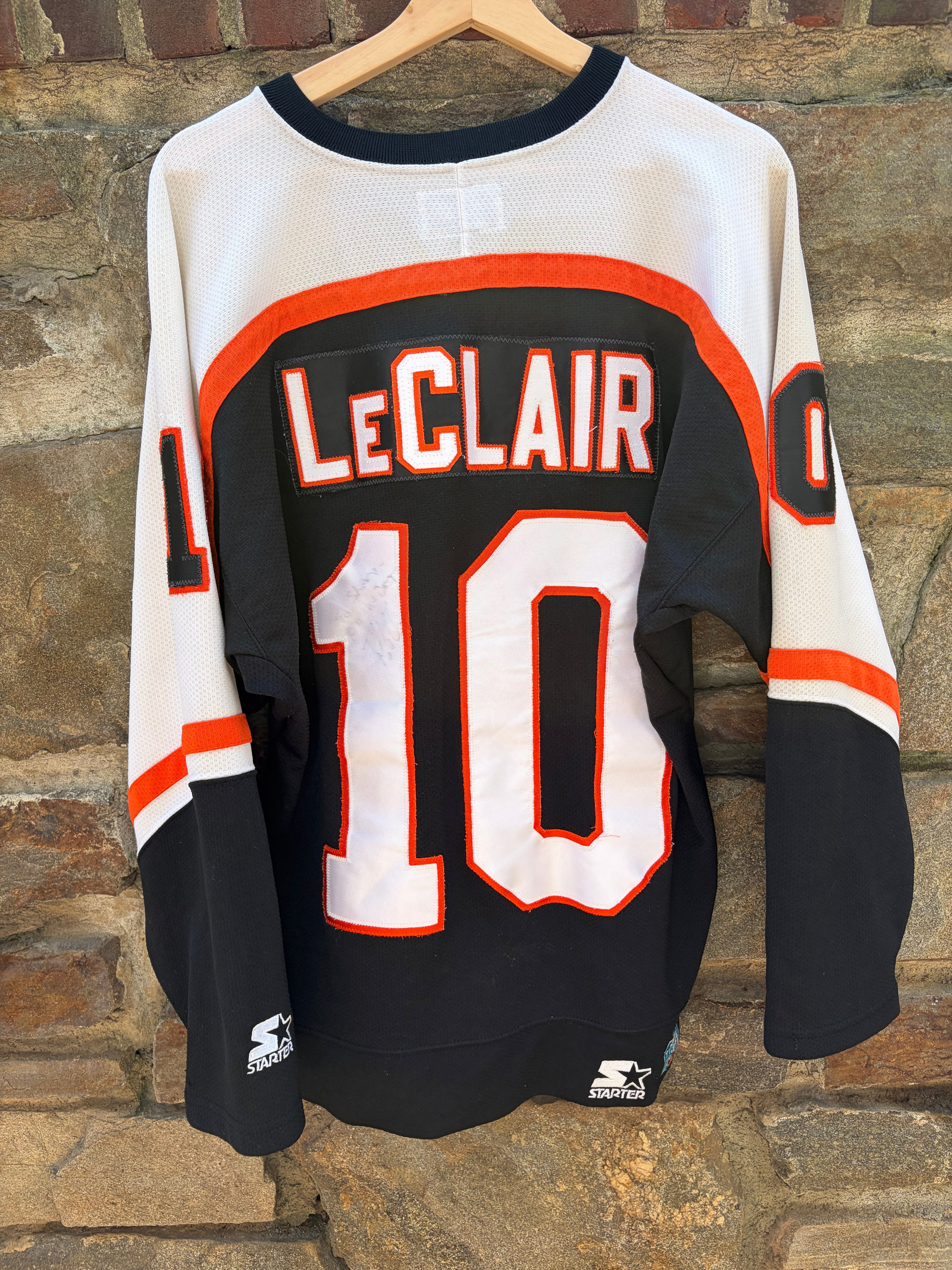 Philadelphia Flyers Jersey LeClair (Size Medium)