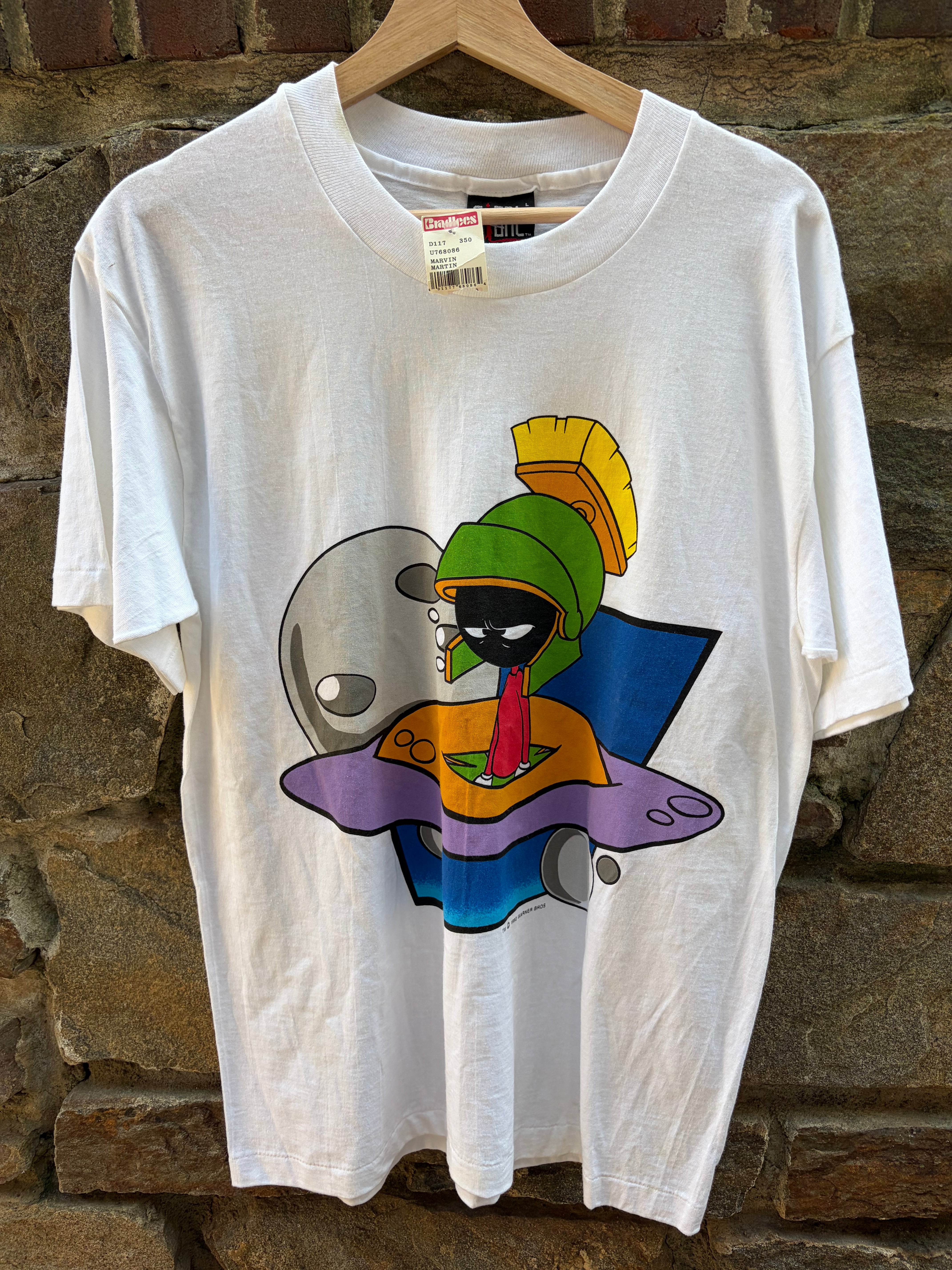 Marvin シャツ 1993 Marvin the Martin Graphic Tee (Size Large) – Run It Back Vintage