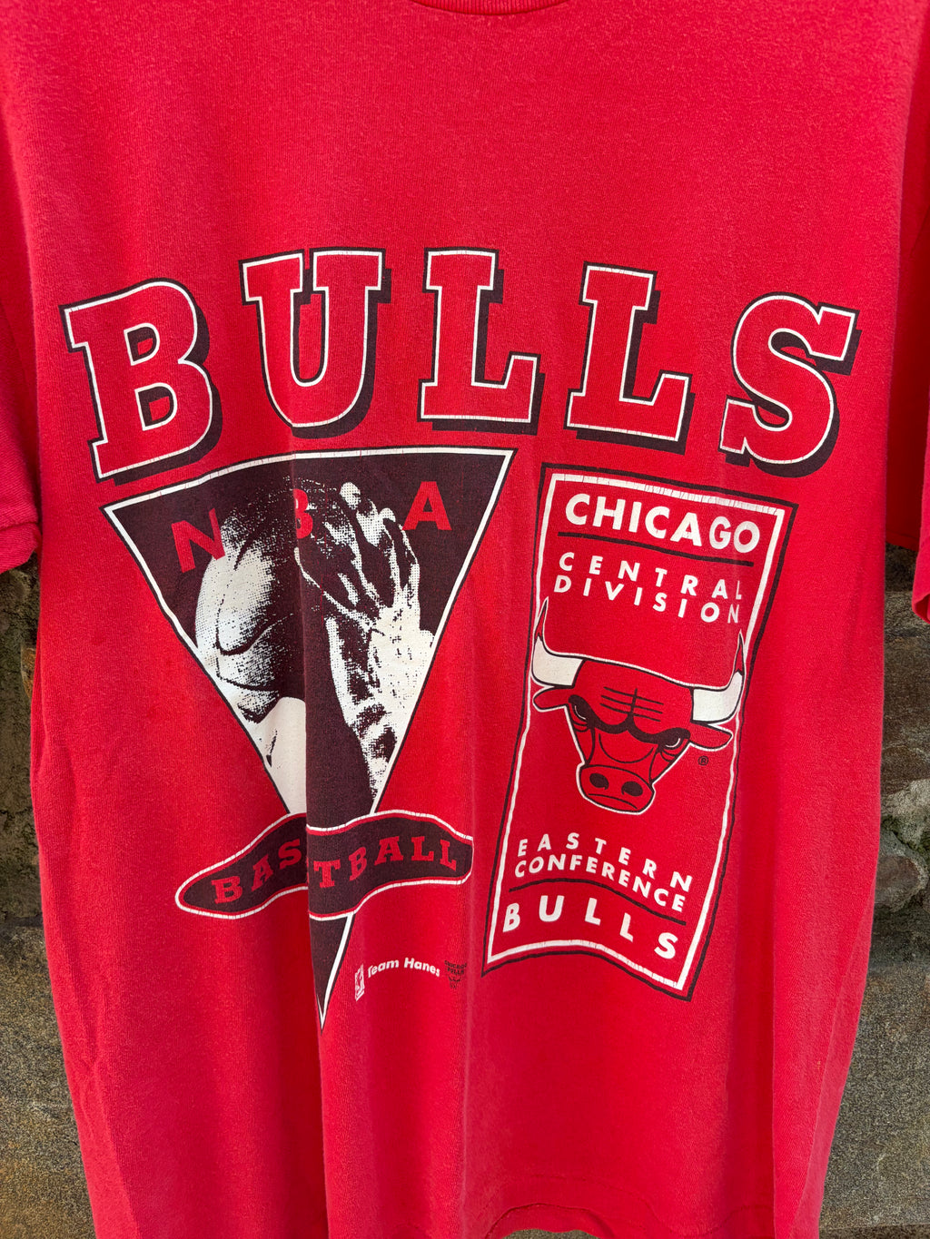 90s Chicago Bulls Red Graphic Tee (Size Medium)